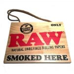 RAW Panneau de Porte en Bois Smoked Here Sign 30x23cm